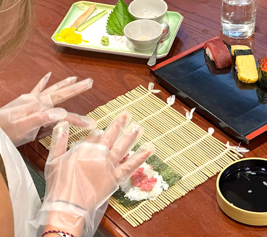 寿司つくり体験プログラム